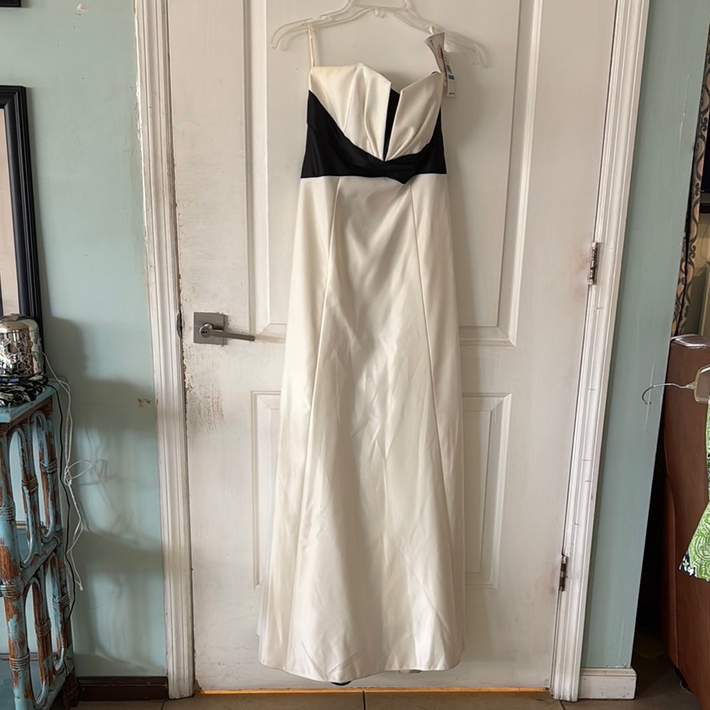 Elegant Strapless Black and White Evening Gown